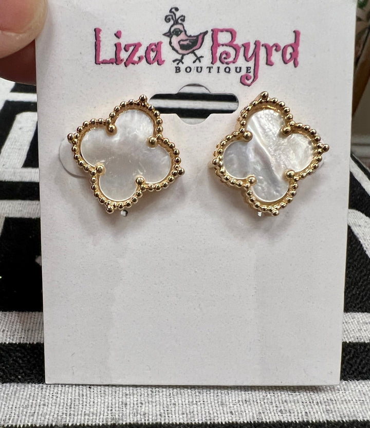 Mother of Pearl Clover Stud Earring in Gold