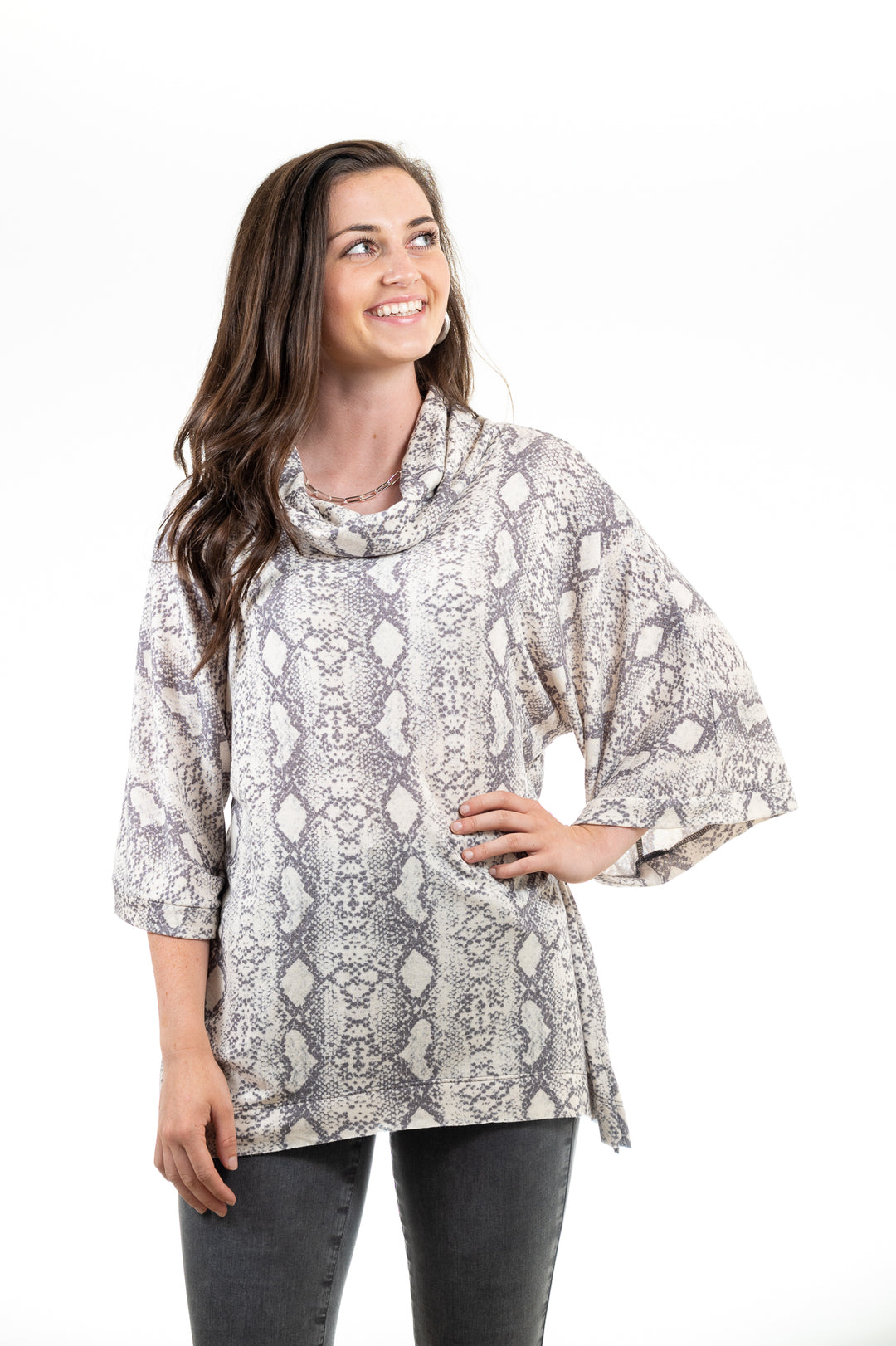 The Fenwick One Size Plush Pull-Over Top — view 4